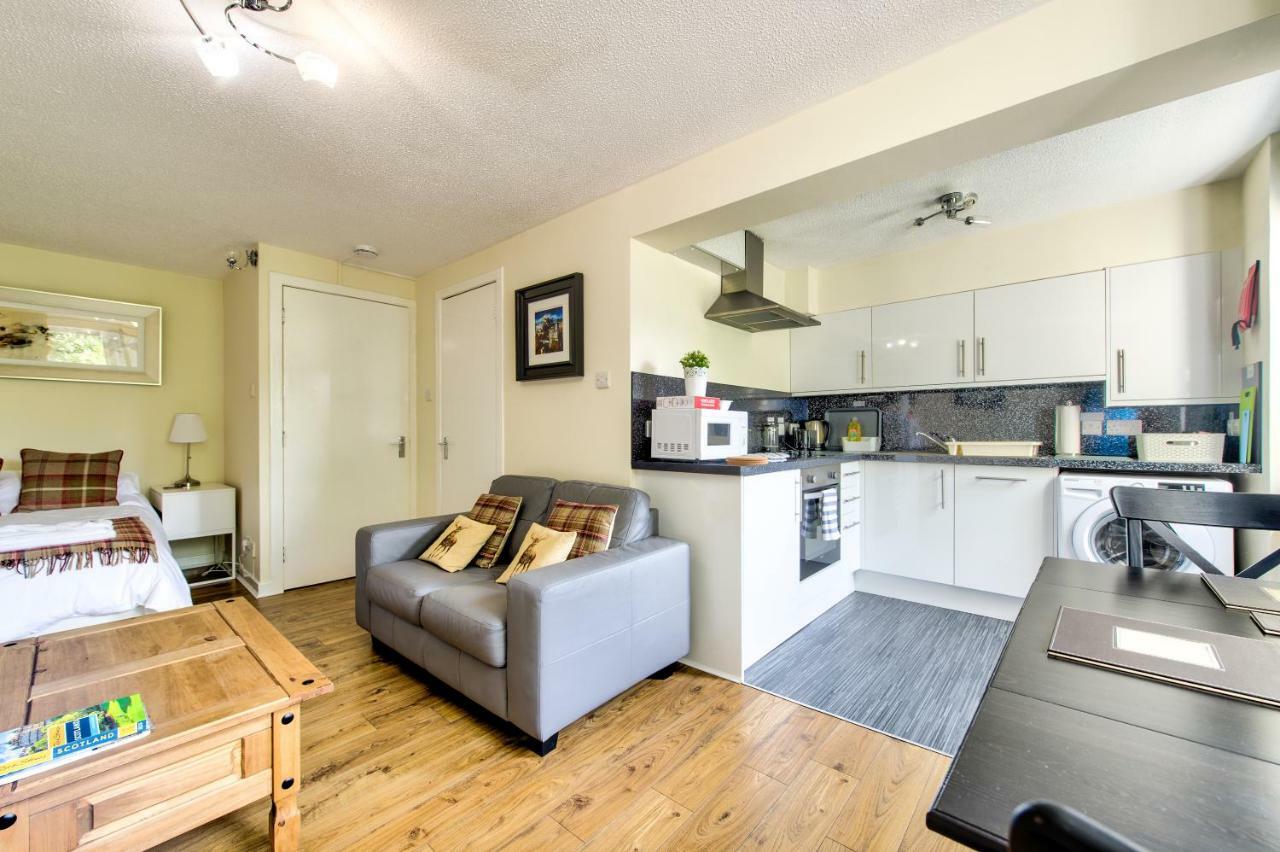 Stunning Studio Apartment Castle View Edinburg Exteriör bild
